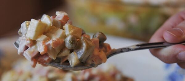 Салат оливье - Sputnik Таджикистан