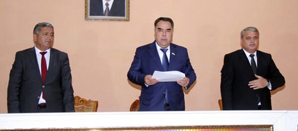 Председатель Согдийского района представил нового мэра района Шахристон - Sputnik Тоҷикистон