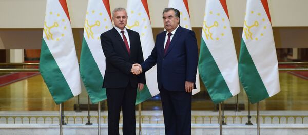 Президент Республики Таджикистана Эмомали Рахмон принял Государственного секретаря Совета безопасности Республики Беларусь Станислава Заса - Sputnik Тоҷикистон