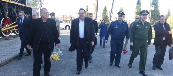 В Душанбе прошел митинг, посвященный памяти советского летчика Чкалова - Sputnik Таджикистан