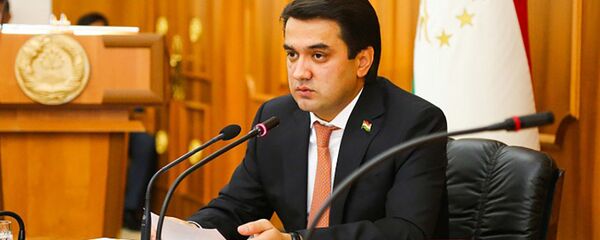 Рустам Эмомали на заседании народных депутатов Маджлиса в Душанбе - Sputnik Тоҷикистон