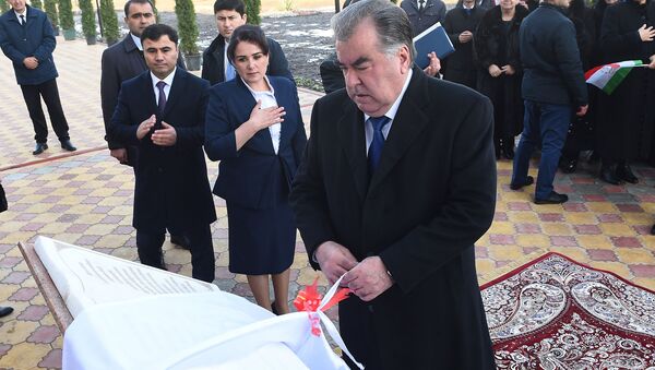 Эмомали Рахмон открыл школу - Sputnik Таджикистан