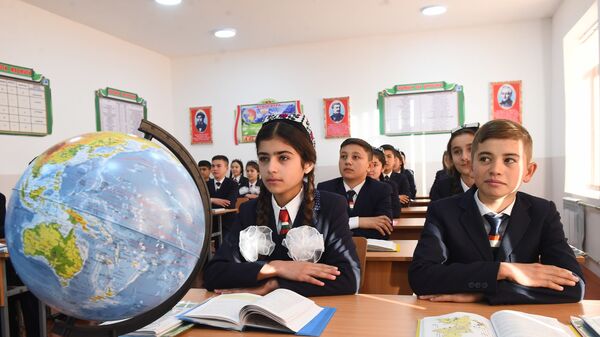 В новой школе района Рудаки - Sputnik Таджикистан
