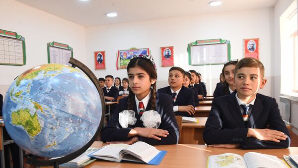 В новой школе района Рудаки - Sputnik Таджикистан