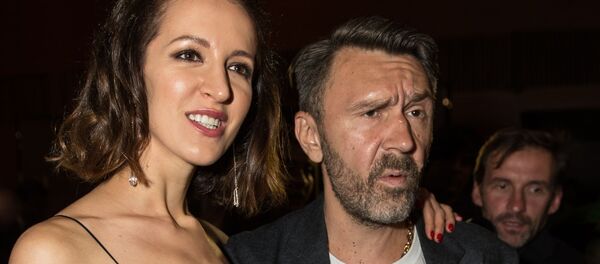 Солист группы Ленинград Сергей Шнуров и его экс-супруга Елена (Матильда) Мозговая, архивное фото - Sputnik Таджикистан