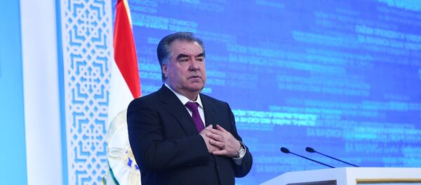 Президент Таджикистана Эмомали Рахмон в обращении к Парламенту - Sputnik Тоҷикистон