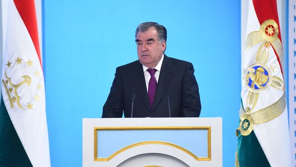 Президент Таджикистана Эмомали Рахмон в обращении к Парламенту  - Sputnik Таджикистан
