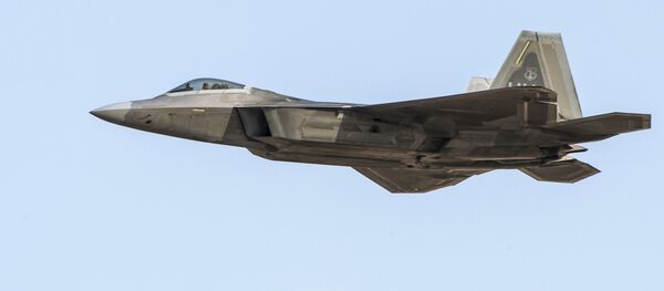 Истребитель F-22 ВВС США, архивное фото - Sputnik Таджикистан