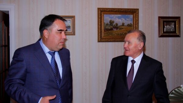 Раджаббой Ахмадзода встретился с бывшим премьером Таджикистана - Sputnik Таджикистан