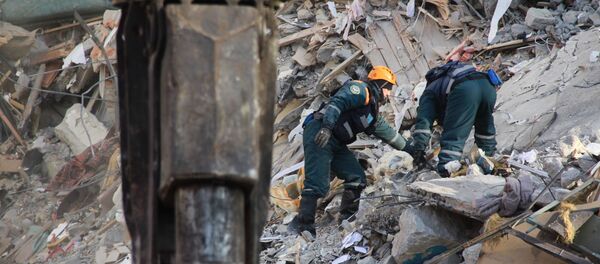 Ситуация в Магнитогорске в связи с обрушением подъезда жилого дома Ситуация в Магнитогорске в связи с обрушением подъезда жилого дома - Sputnik Таджикистан