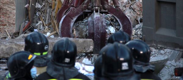 Ситуация в Магнитогорске в связи с обрушением подъезда жилого дома - Sputnik Таджикистан