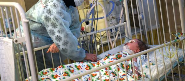 11-ти месячный Ваня Фокин в НИИ неотложной детской хирургии и травматологии  - Sputnik Тоҷикистон