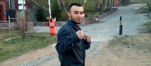 Гражданин Узбекистана Аламафруз Абдуллаев, спасший 8 человек в Магнитогорске - Sputnik Таджикистан