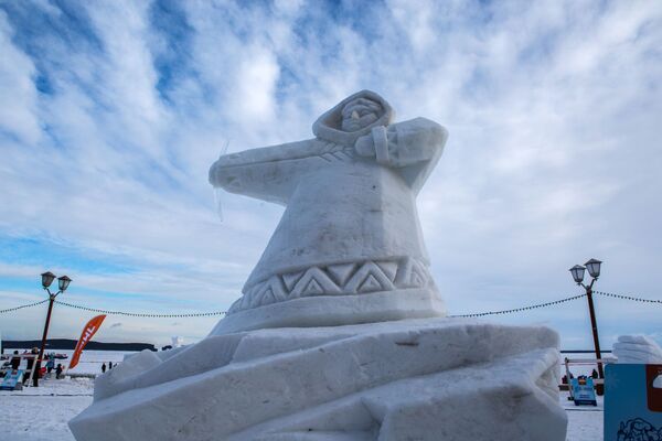 Конкурс снежных скульптур на международном зимнем празднике Гиперборея в Карелии - Sputnik Таджикистан