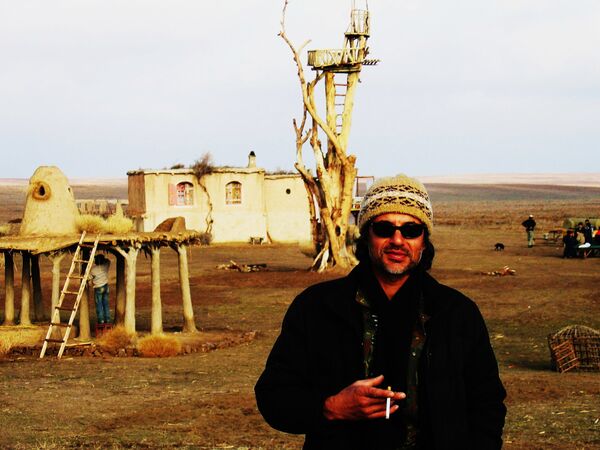 Узбекистан на холсте, Таджикистан в сердце: две родины Нигмата Джураева Узбекистан на холсте, Таджикистан в сердце: две родины Нигмата Джураева - Sputnik Таджикистан