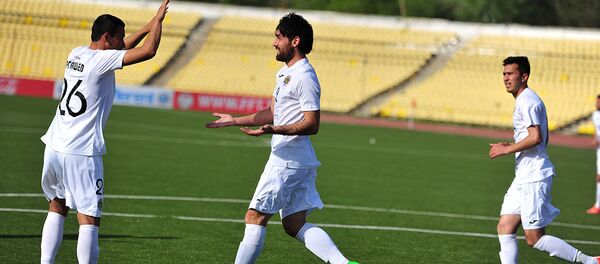 Защитник таджикского футбольного клуба Истиклол и сборной Таджикистана  Сиёвуш Асроров   - Sputnik Тоҷикистон