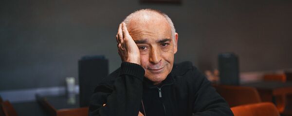 Давлат Худоназаров советский, таджикский режиссер-кинодокументалист, политик и общественный деятель. Народный артист Таджикской ССР (1989) - Sputnik Тоҷикистон