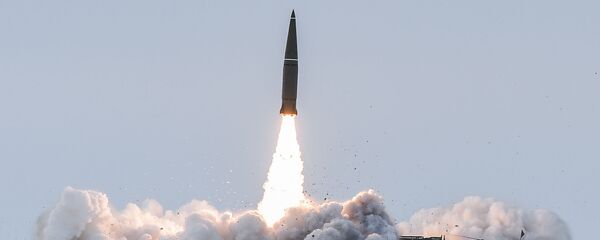 Пуск баллистической ракеты ОТРК Искандер-М с полигона Капустин Яр - Sputnik Таджикистан