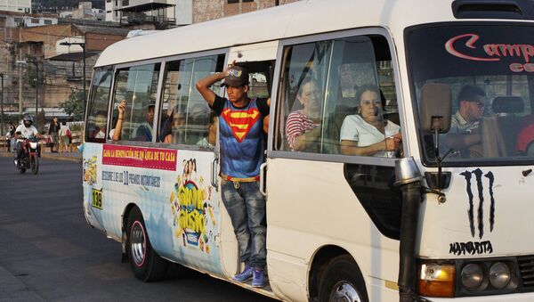 Городской автобус в историческом центре столицы Гондураса, архивное фото - Sputnik Таджикистан