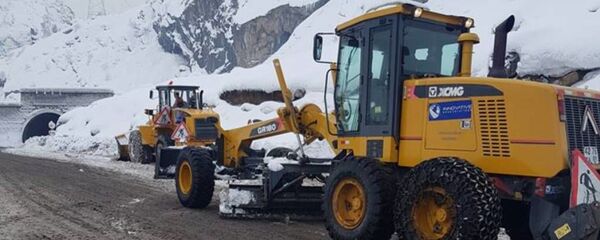 Из-за снегопада трасса Душанбе-Чанак перекрыта  - Sputnik Тоҷикистон