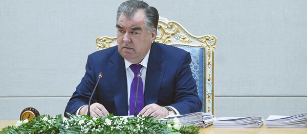 Эмомалӣ Раҳмон, раисҷумҳури Тоҷикистон дар оғози маҷлиси васеи Ҳукумати кишвар - Sputnik Тоҷикистон