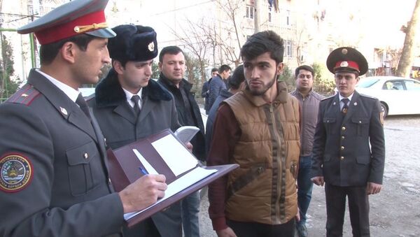 Сотрудники милиции столицы задержали троих молодых людей по обвинению в совершении 35 краж - Sputnik Таджикистан