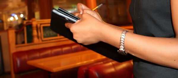 Официантка, архивное фото - Sputnik Тоҷикистон