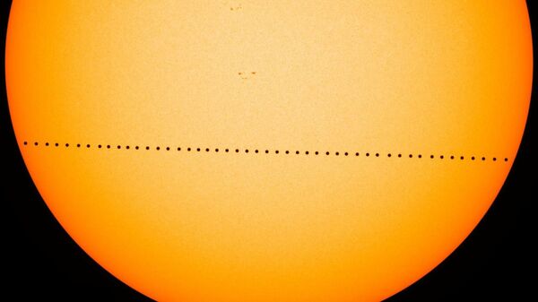 Прохождение Меркурия по диску Солнца - Sputnik Таджикистан