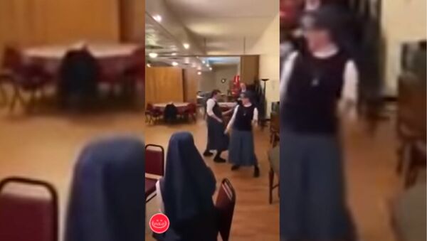 Монахини спели известную песню группы Queen We Will rock you - Sputnik Таджикистан