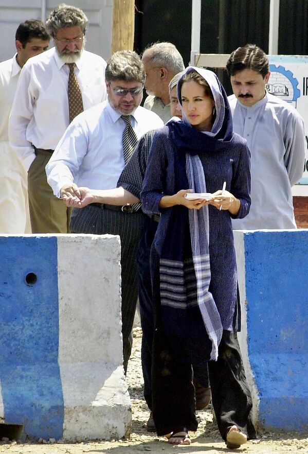 Актриса Анджелина Джоли в Пакистане  - Sputnik Таджикистан