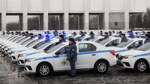 Передача новых автомобилей сотрудникам Росгвардии - Sputnik Тоҷикистон
