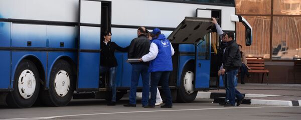 Пассажиры на автовокзале, архивное фото - Sputnik Таджикистан