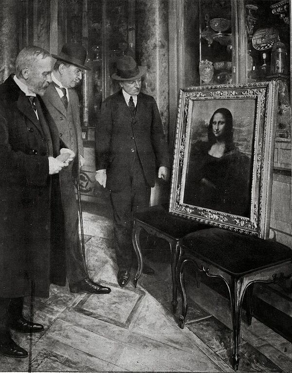 Мона Лиза Леонардо да Винчи, украдена в 2011 году - Sputnik Таджикистан