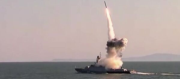 Пуск из комплекса Калибр кораблем Каспийской флотилии в рамках учения, архивное фото Пуск из комплекса Калибр кораблем Каспийской флотилии в рамках учения, архивное фото - Sputnik Таджикистан