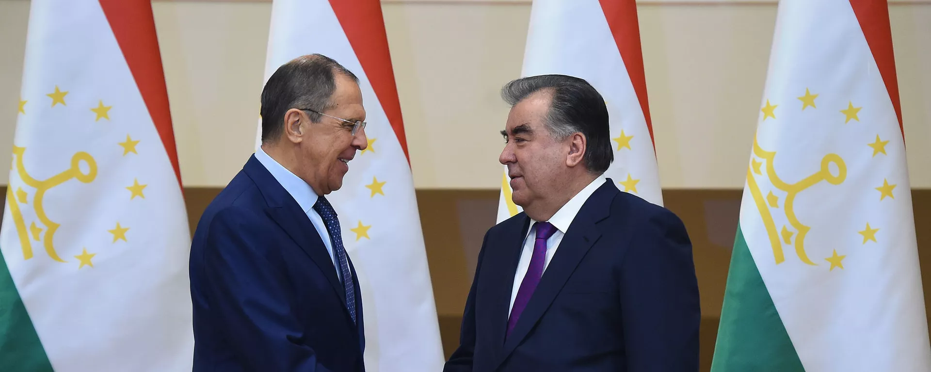 Министр иностранных дел РФ Сергей Лавров и президент Республики Таджикистан Эмомали Рахмон - Sputnik Тоҷикистон, 1920, 02.04.2021