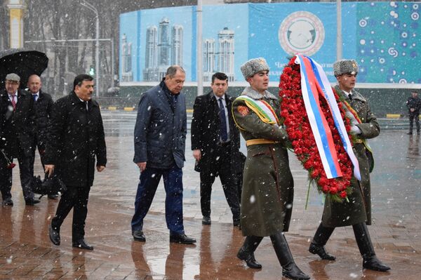 Хосияти хуб: Захарова шарҳ дод, ки чӣ гуна ҳайъати Русия Тоҷикистонро хушнуд кард - Sputnik Тоҷикистон
