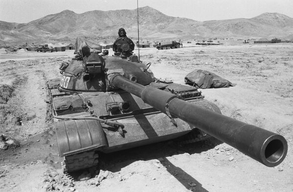 Воинская часть Ограниченного контингента советских войск в горах Афганистана. 31 марта 1980 года - Sputnik Таджикистан
