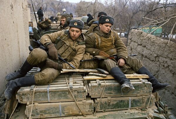 Пребывание Ограниченного контингента советских войск в Афганистане. 1 февраля 1988 года - Sputnik Таджикистан