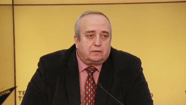 Первый заместитель председателя Комитета Совета Федерации по обороне и безопасности Франц Клинцевич - Sputnik Таджикистан