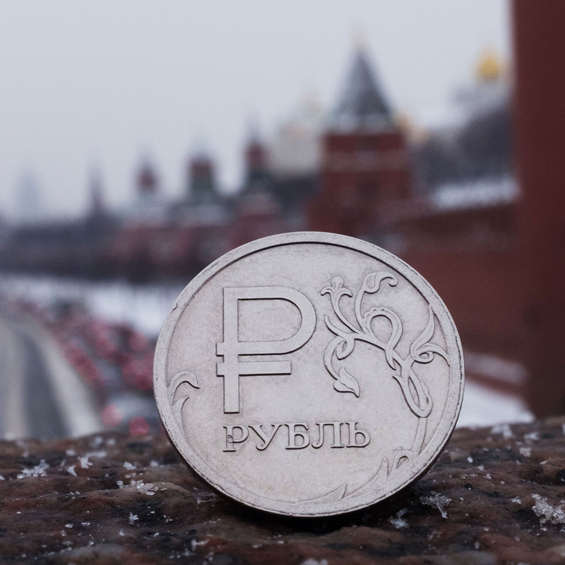 Рубль Орел. Российская валюта. Рубль растет в цене. Финансы Россия заставка на телефон.