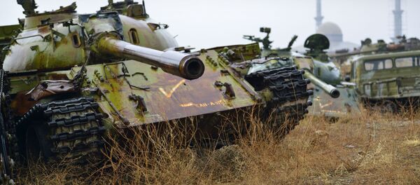 Бронетехника советских времен на площадке хранения близ Кабула Бронетехника советских времен на площадке хранения близ Кабула - Sputnik Таджикистан