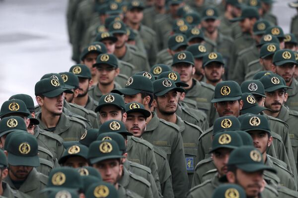 Корпус Стражей Исламской революции на церемонии, посвященной 40-летию исламской революции, на площади Свободы в Тегеране - Sputnik Таджикистан