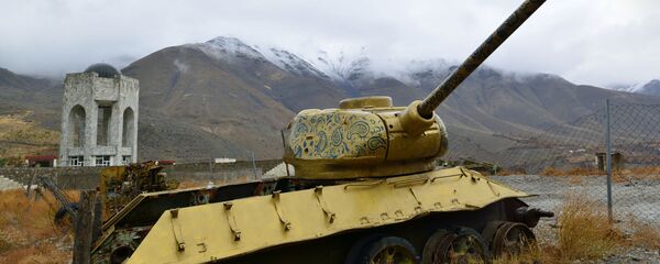 Панджшерское ущелье - Ахмад шах Масуд (мавзолей) и советские танки по-прежнему рядом - Sputnik Таджикистан