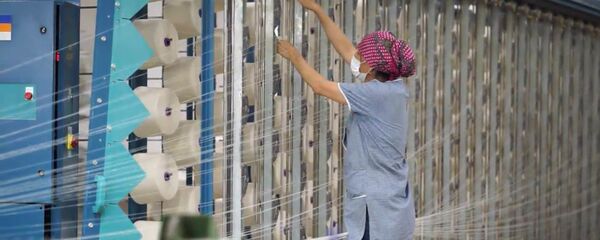 На фабрике по производству тканей, архивное фото - Sputnik Тоҷикистон