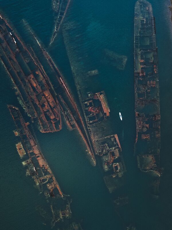 Затонувшие корабли в бухте Труда, Приморский край, Россия - Sputnik Таджикистан