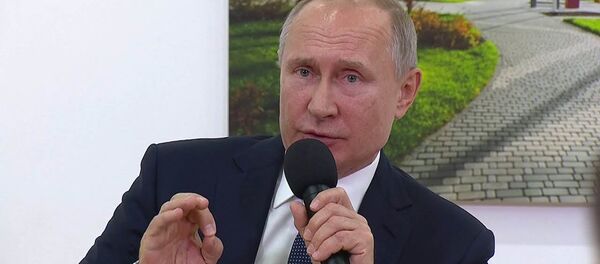 Путин сделал замечание главе Татарстана Путин сделал замечание главе Татарстана - Sputnik Таджикистан