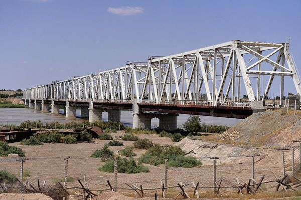 Мост Дружбы - U.S. Air Force Photo By Staff Sgt. Bradley Lail - Sputnik Таджикистан