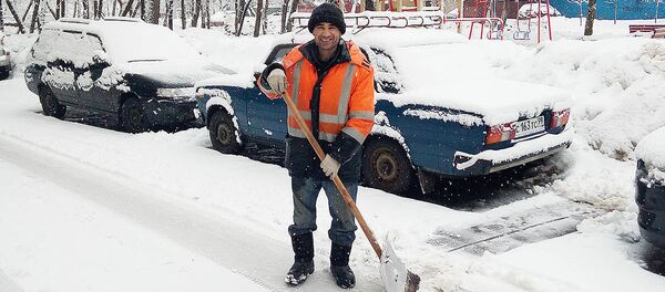 Дворник Амир из Бухары Дворник Амир из Бухары - Sputnik Таджикистан