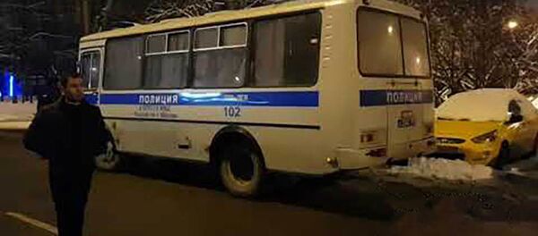 В кафе Неолит в Печатниках подрались более 100 человек - YouTube В кафе Неолит в Печатниках подрались более 100 человек - YouTube - Sputnik Таджикистан