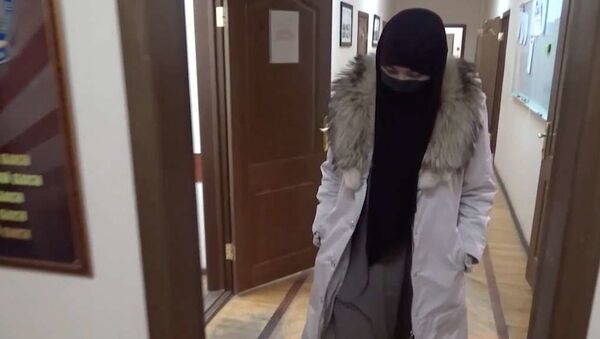 В Астраханской области задержана одна из лидеров законспирированной ячейки ИГ* - Sputnik Таджикистан